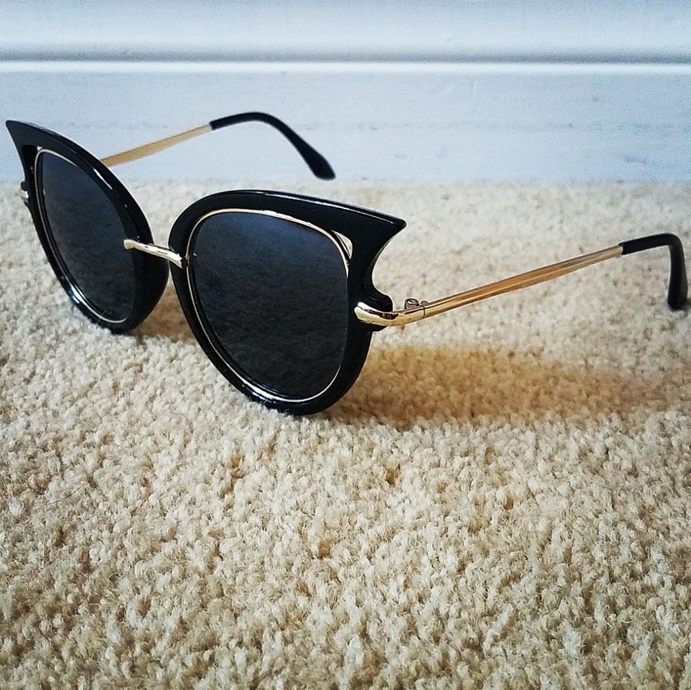Bad Cat Sun Glasses